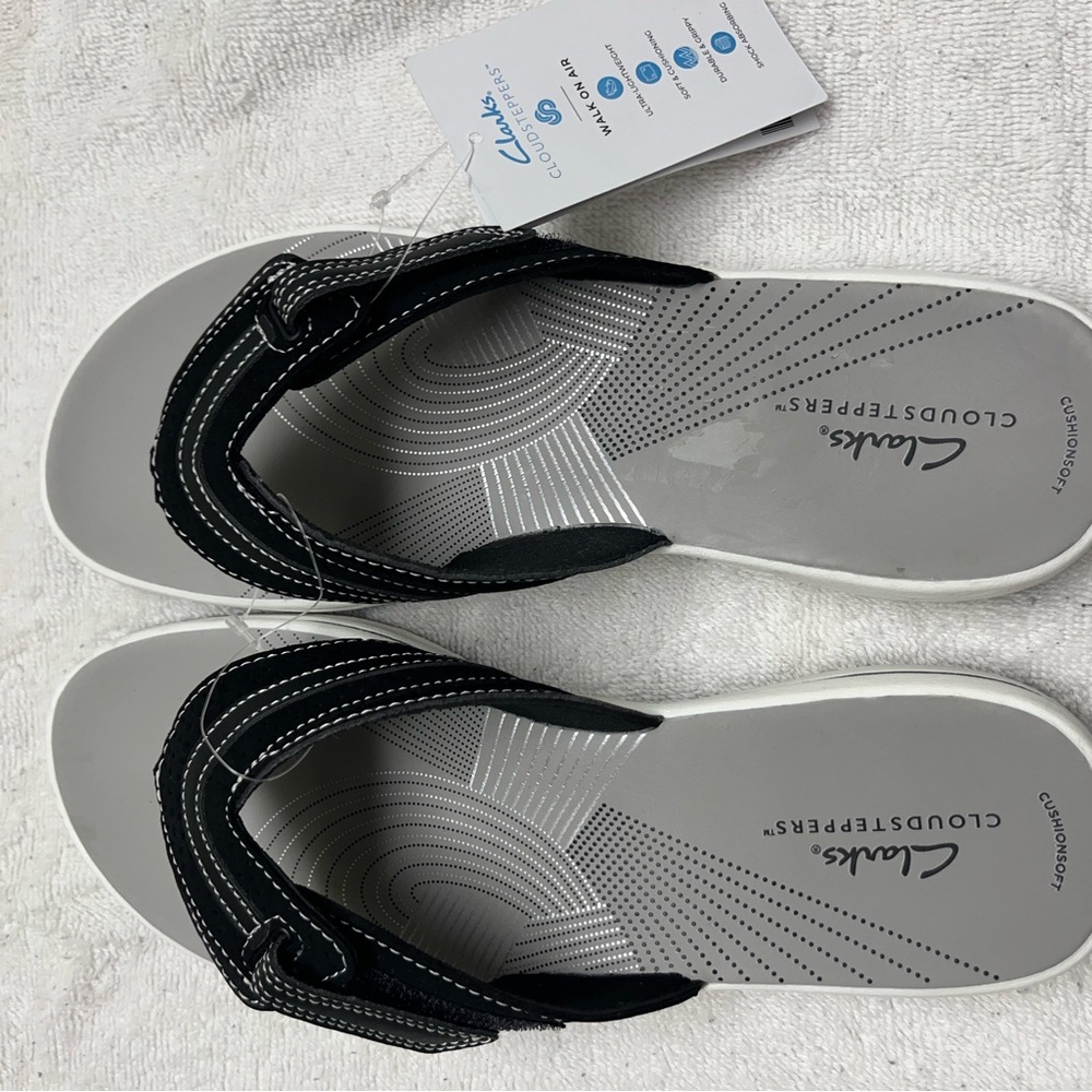 NEW. Clarks Cloudsteppers Breeze Reyna sandals